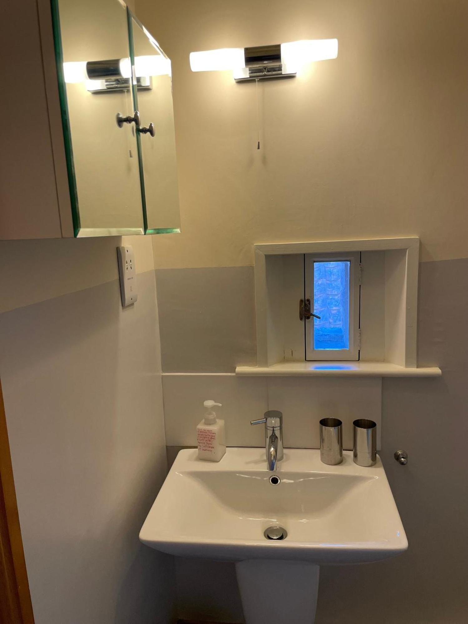 C Farmhouse Accommodation Alne Bagian luar foto